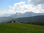 Blick über die Stoißer Alm zum Staufenstock