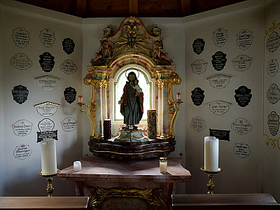 Der Innenraum der Kapelle
