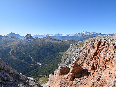 Rechts im Bild die vergletscherte Marmolata