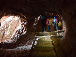 zu dem Tunnel der Ferrata.
