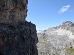 Der Ausblick aus dem Einschnitt zurück auf das Band