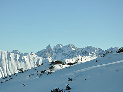 Markant am Horizont: Trettachspitze, Mädelegabel und Hochfrottspitze