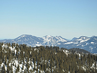 Blick nach Nordost zum Wertacher Hörnle, Edelsberg u. Sorgschrofen