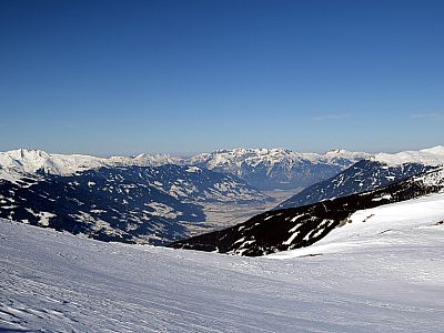 Immer tiefer reicht der Blick ins Zillertal