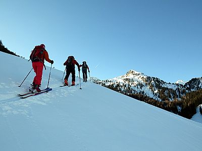 Über freie Flächen steigen wir...