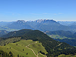Blick zum Kaisergebirge, rechts unten der Thiersee