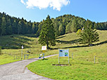 ...und biegen nach dem Gasthof rechts ab