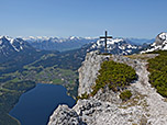 Gipfelkreuz der Trisselwand mit Altausseer See