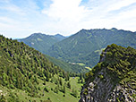 Blick über das Priental bis zur Kampenwand