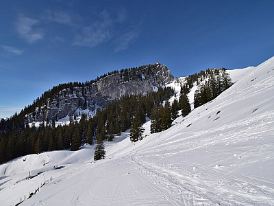 Die gewaltige Ostwand des Spitzsteins