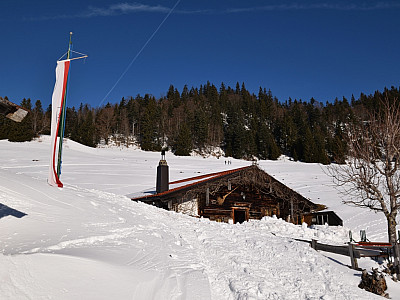 Die Goglalm hat ihre Fahne gehisst