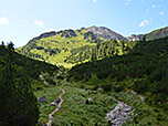 ...und wandern auf das Grubigjoch zu