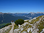 Rechts zeigen sich nun auch die Mieminger Berge