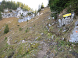 Ein paar Meter unter dem Grat geht es auf einem Weg weiter Richtung Wendelstein