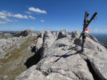 Der Ausblick über den Gipfel nach Osten