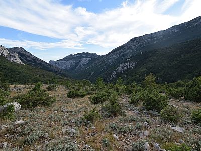 Erst kurz vor der Hütte Ramica Dvori wird der Weg wieder flach