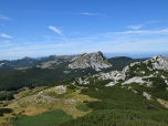 Im Osten können wir die Spitzen des nördlichen Velebit Gebirges ausmachen