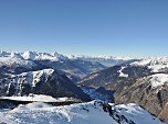Blick über das Valsertal zum Inntal