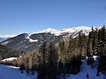 Rechts die Schafseitenspitze (2602 m)