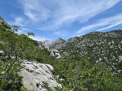 Weit können wir nun nach Norden in das Tal sehen