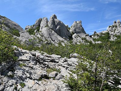 ... auf die Ostseite des Vidakov kuk zu.