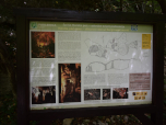 Eine weitere Tafel informiert über die Manita peć Höhle