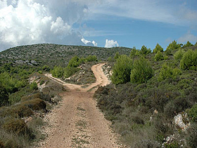 rechts ist der Hauptweg