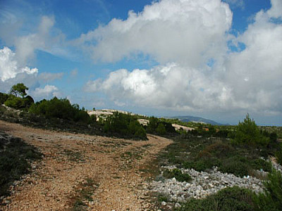 an der T Kreuzung links