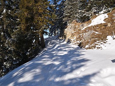 ... und steigen dahinter weiter auf