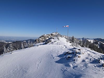 Das Gipfelkreuz vom Nebengipfel