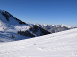 Links vom Roß-und Buchstein können wir die Zugspitze entdecken