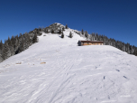 An der Hintermaueralm kann man das Skidepot einrichten