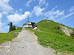 ...zur Bergstation der Walmendingerhornbahn