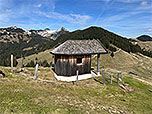 An der Maria-Hilf-Kapelle...
