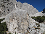 Wir wandern nur bis zu diesem markanten Felsblock...