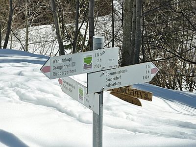 Wir folgen immer noch dem Wanderweg und... 