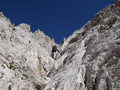 Wir folgen weiter der Rinne bergauf