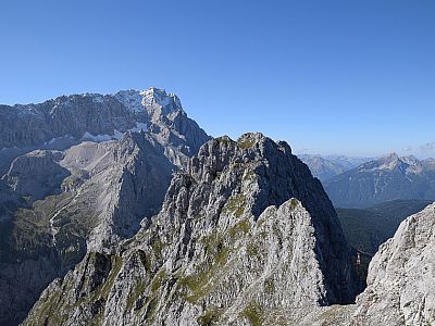 Der Blick zur Zugspitze, knapp unter dem Gipfel