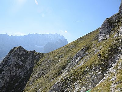 Immer wieder genießen wir den Blick zur Zugspitze oder ...