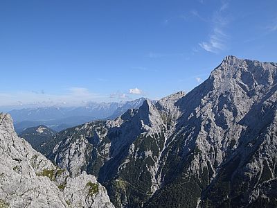 ... nach Osten auf die Alpspitze