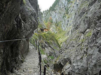 Die Höllentaleingangshütte am Ende der Klamm