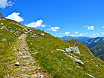 Unterhalb der Magdeburger Hütte ist der Weg mit Steinen gepflastert