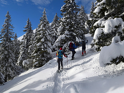 Das Spuren im steilen Gelände kann anstrengend sein