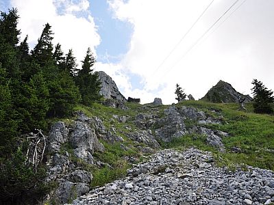 Die Gipfelstation der Seilbahn wird sichtbar