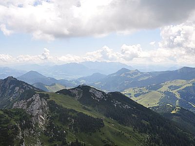 Blick nach Südost zum Kaisergebirge