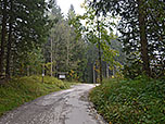 Wir verlassen den Wanderparkplatz im Jenbachtal...