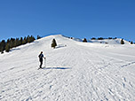 ...und gehen immer weiter geradeaus auf den Skigipfel zu