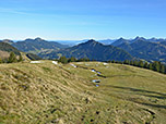 Blick über den Aufstiegsweg am gutmütigen Rücken