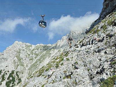 Felsige Passage unter der Karwendelbahn