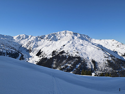 Gegenüber von uns der Gilfert hinter dem Sonntagsköpfl